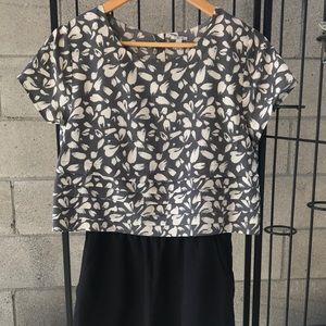 🌻NWOT| PRINTED ROMPER W. BACK DETAIL